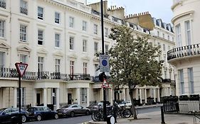 Bright Apartment Near Hyde Park